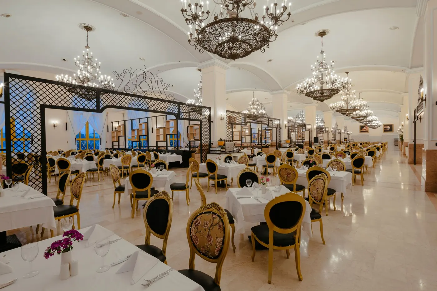 Asteria Kremlin Palace main restaurant